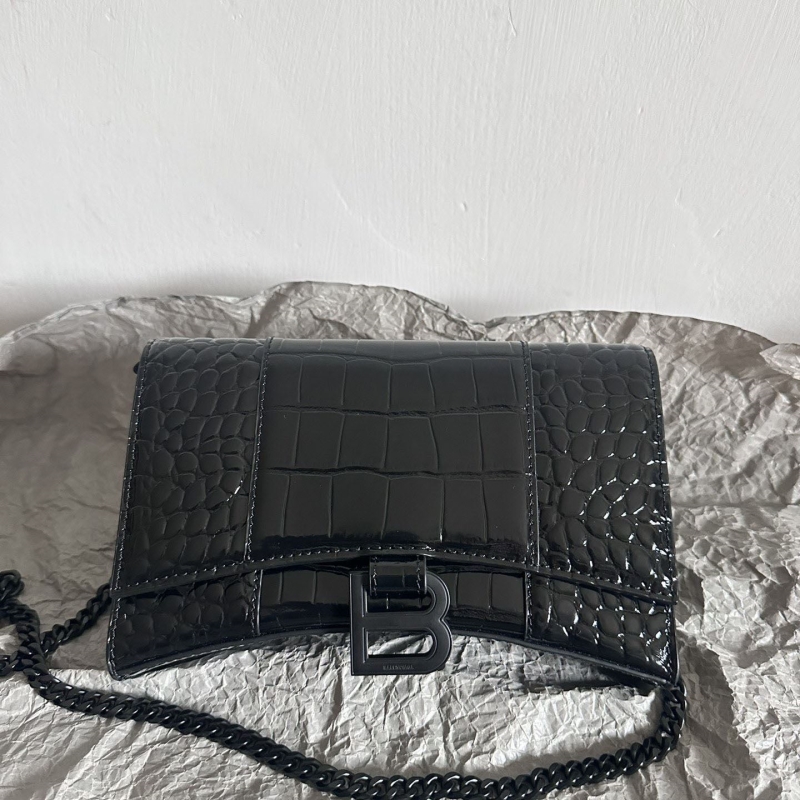 Ba*len*cia*ga hourglass bags